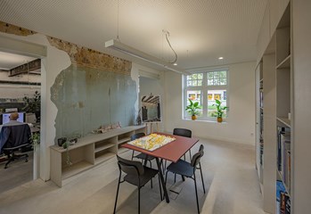 Architectenbureau en woonhuis in oude boerderij