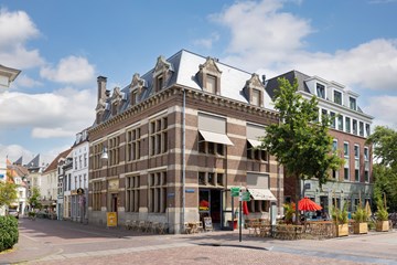 Hostel de Basis - Luttekestraat 35