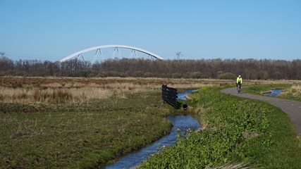 De Zandhazenbrug, spoorbrug, Muiderberg