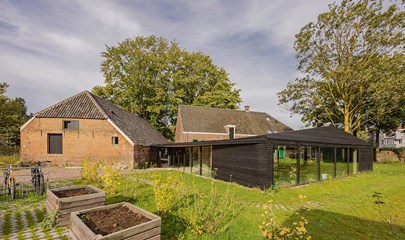 Architectenbureau en woonhuis in oude boerderij