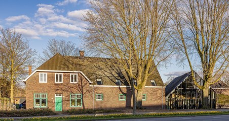 Architectenbureau en woonhuis in oude boerderij