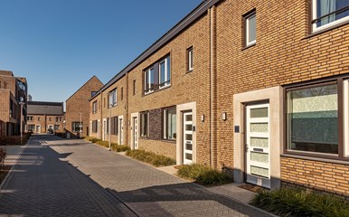 Hooghwerf - 28 grondgebonden woningen, 37 appartementen en 2 winkels