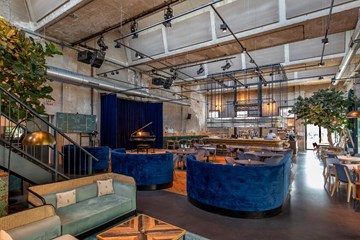 Restaurant annex jazzclub Fifth